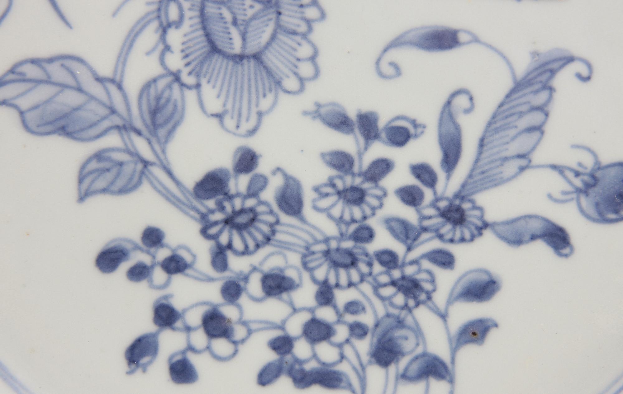 TALLRIKAR, 4 st olika, porslin, Kina, Qianlong, 1700-tal.