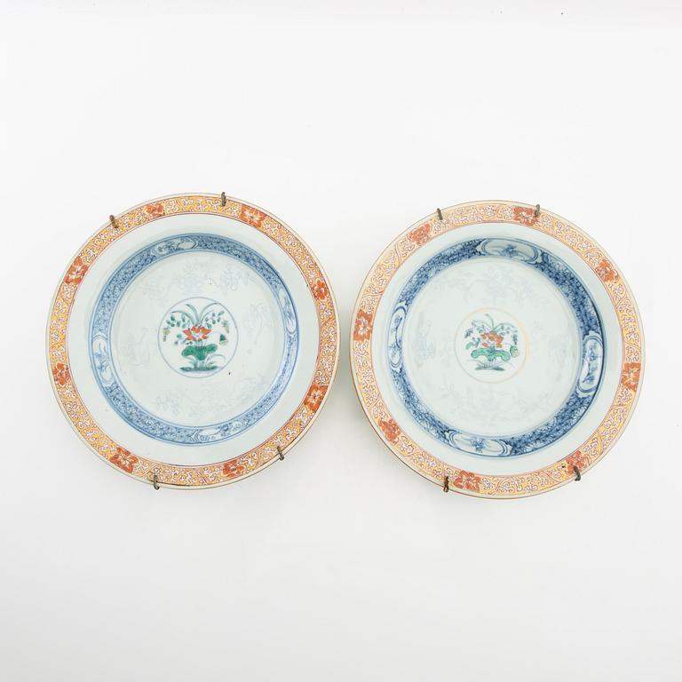 Plates a pair porcelain China 18th century.
