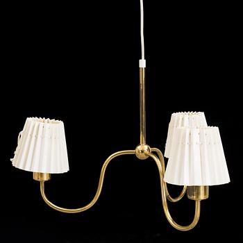 JOSEF FRANK, taklampa, modell 2479, Firma Svenskt Tenn. Höjd ca 37 cm.
