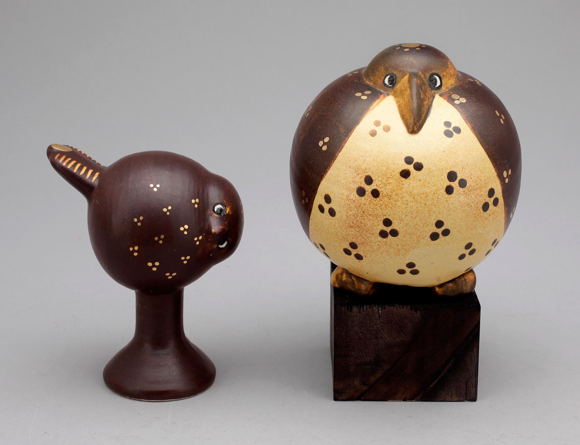 FIGURINER, 2 st, stengods,  Lisa Larson, Gustavsberg, 1900-talets andra hälft.