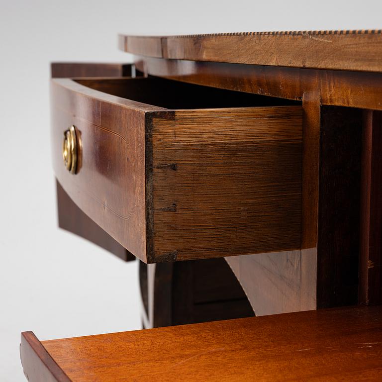 Skrivbord/sideboard, Engelsk stil, 1900-talets början.