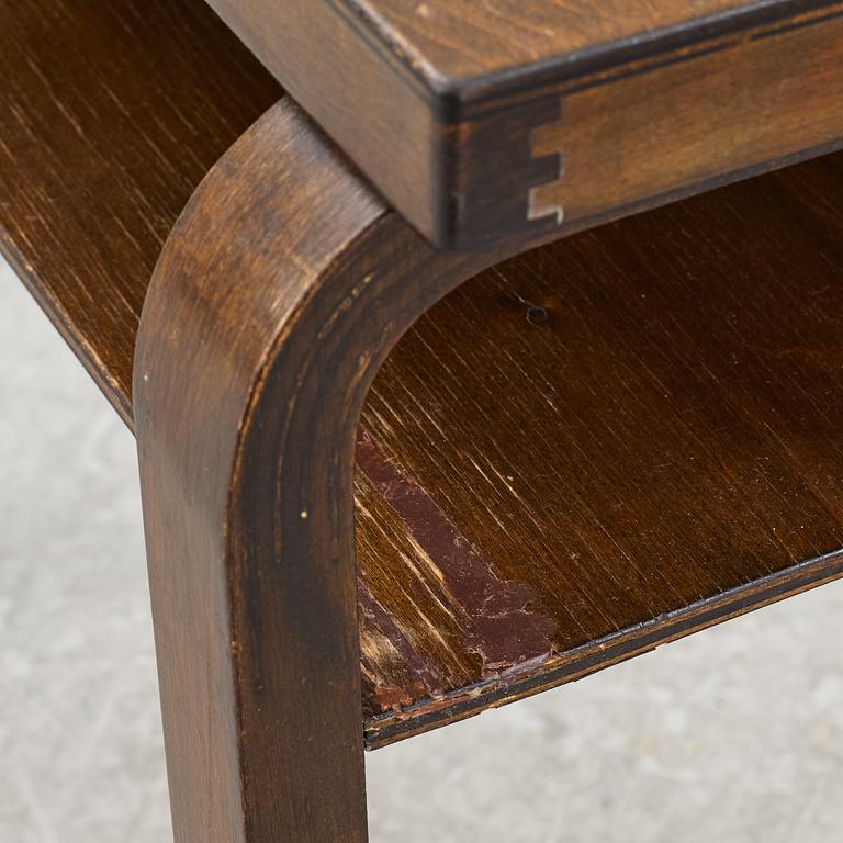 Alvar Aalto, a side table model "A 86", Oy Huonekalu- ja Rakennustyötehdas AB, Finland, mid-20th century.