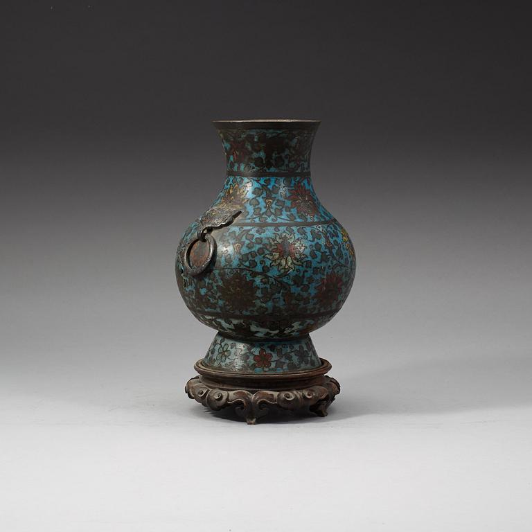 A cloisonné vase, Ming dynasty (1368-1644).