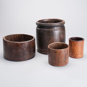 PARTI FÖREMÅL, 4 delar, trä, 1900-tal.