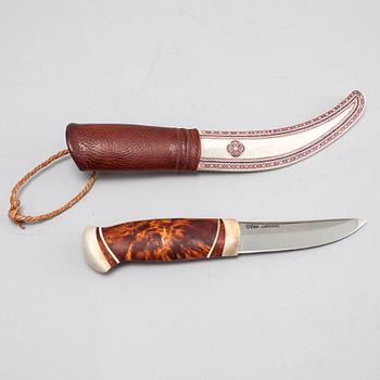 A knife by Olav Svonni, signed and dated 2007.