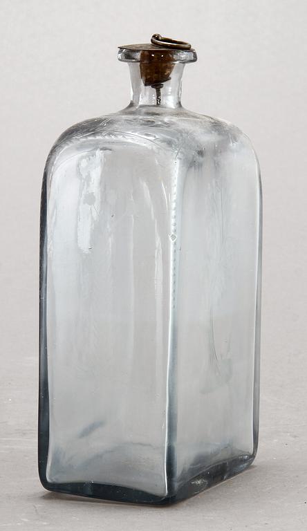 SCHATULL MED FLASKOR, 1800-talets mitt.