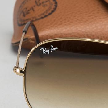 RAY BAN,"Aviator", solglasögon, två par.