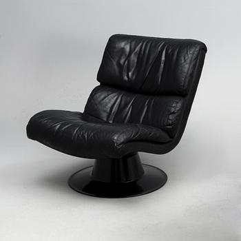 YRJÖ KUKKAPURO, AN ARMCHAIR. Saturnus. Manufactured by Haimi, 1970s.