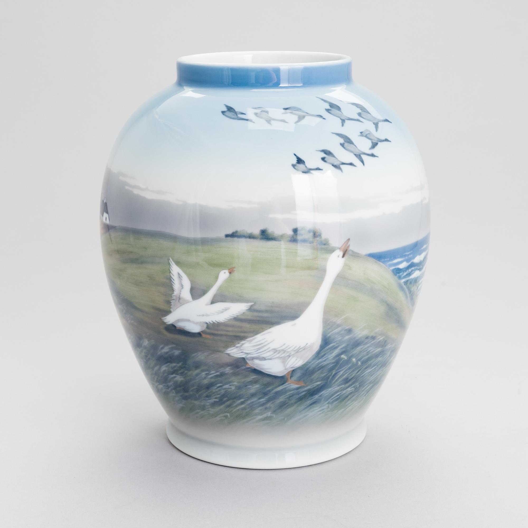 Vas, porslin Royal Copenhagen 1969-1974.