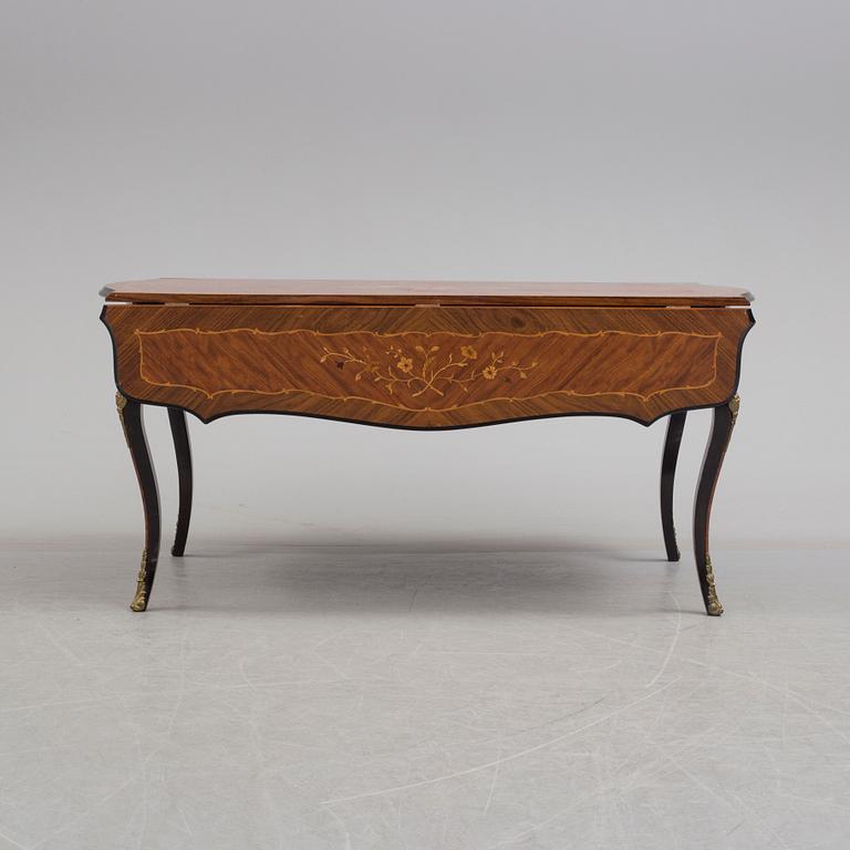 A late 20th century table.