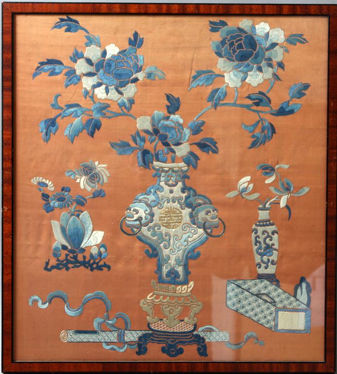 SIDENBRODERIER, 2 st, Kina, 1800-tal.