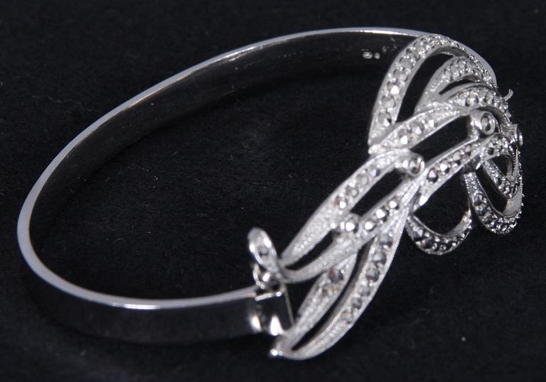 ARMBAND, silver, 19 gram. Importstämpel.