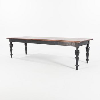 Bord, modern tillverkning.