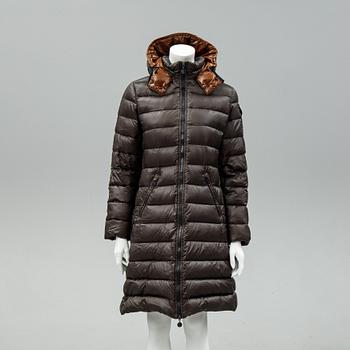 Moncler, dunkappa, storlek 3.