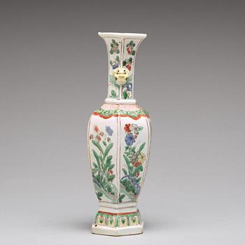 A famille verte vase, Qing dynasty, Kangxi (1662-1722).