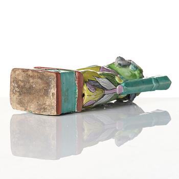 A Chinese famille rose porcelain joss stick holder, Qing dynasty, 18/19th century.