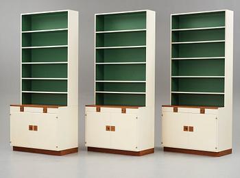 Josef Frank, bokhyllor, 3 st, Firma Svenskt Tenn, modell 2255, 1900-talets mitt, proveniens Estrid Ericson.