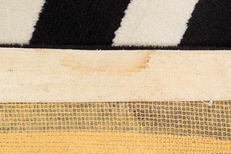 Pia Wallén, matta, tuftad, signerad 'Pia', ca 249 x 169 cm.