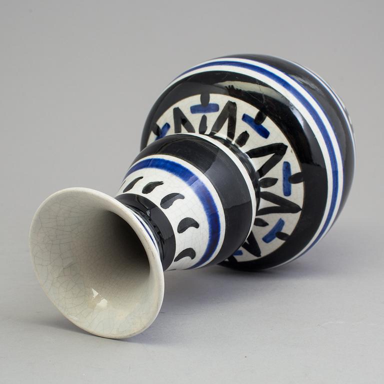 EDWARD HALD, a porcelain vase from Rörstrand, 1920's.