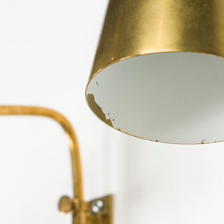 Paavo Tynell, a pair of mid-20th century '9459' wall lights for Taito.