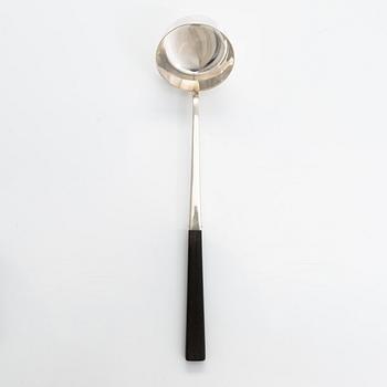 Mauno Honkanen, A silver sauce bowl with ladle for Tillander, Helsinki 1957.