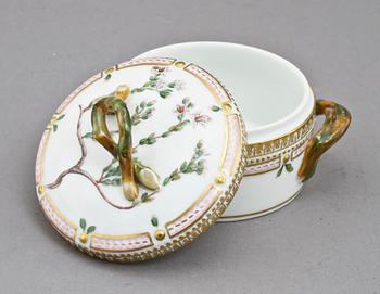 SOCKERSKÅL, porslin, "Flora Danica", Royal Copenhagen, 1900-tal.