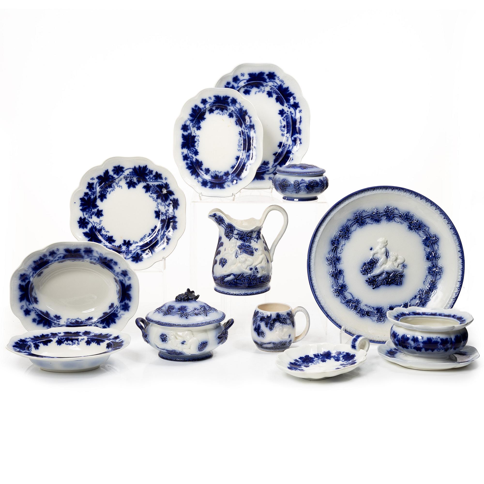 A 24 piece service from "Vinranka" and "Mullbär", Gefle Porslinsfabrik.