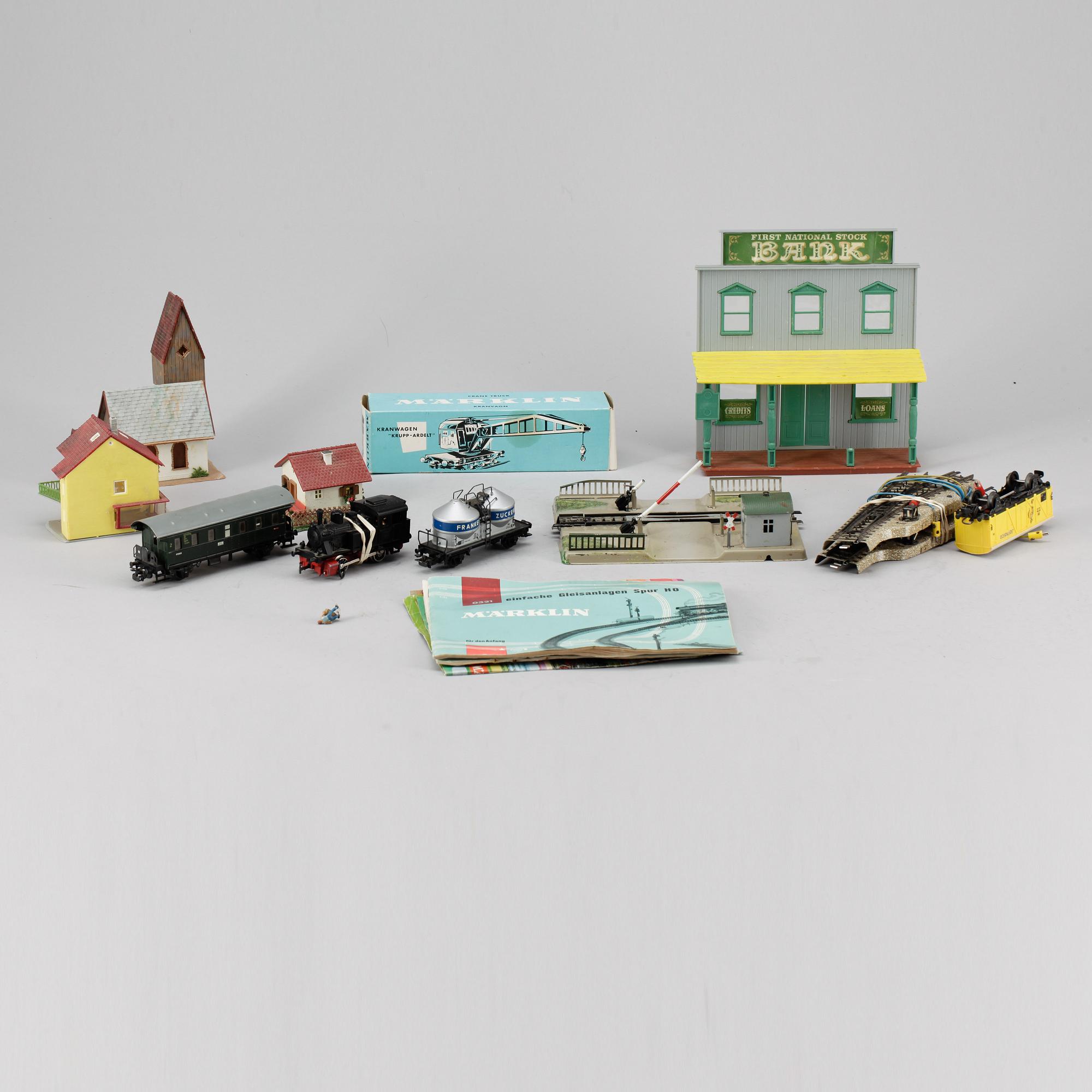 PARTI MÄRKLIN, bla räls, vagnar, transformatorer, lok.