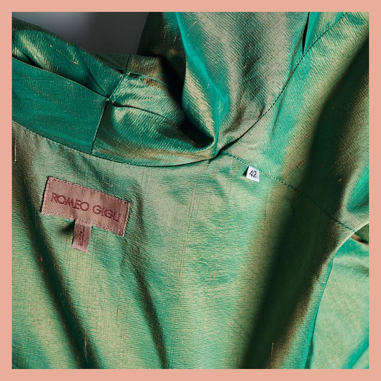 BOLERO/JACKET, Romeo Gigli, size 42.