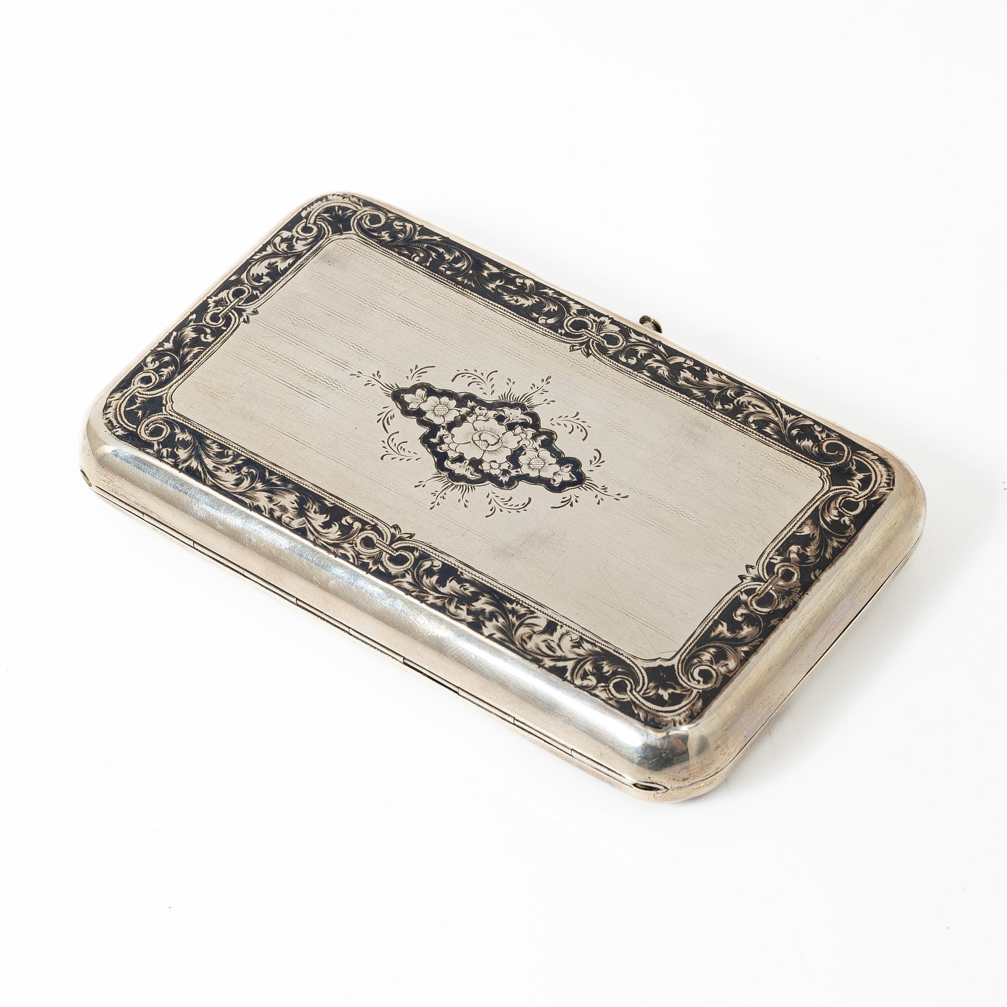 A Russian silver niello cigarette case, silver, Moscow, second half of the 19th century.