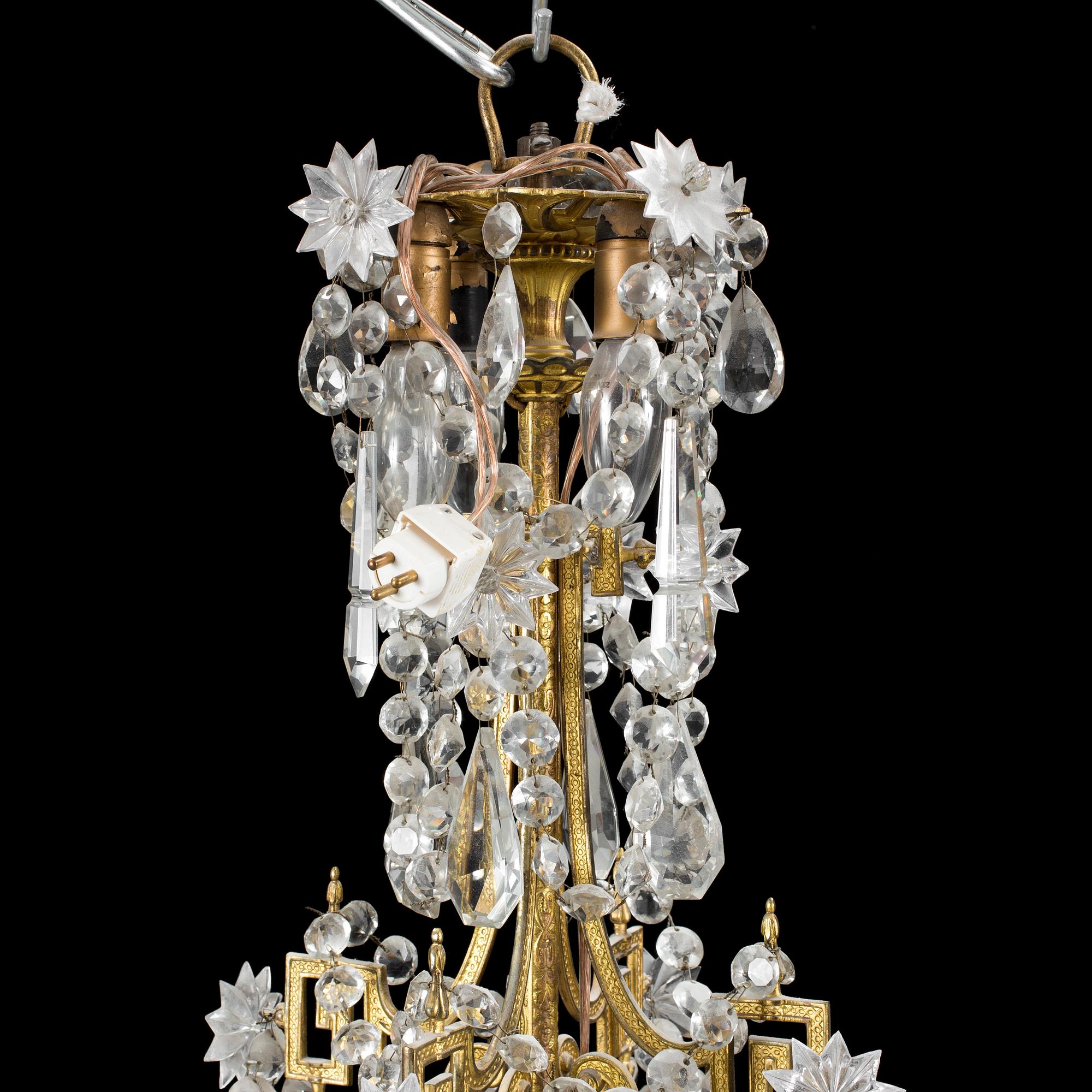 An oscarian chandelier late 19th century.