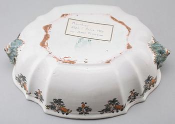 TERRIN med lock, fajans, märke för Joseph Olérys, Moustier.