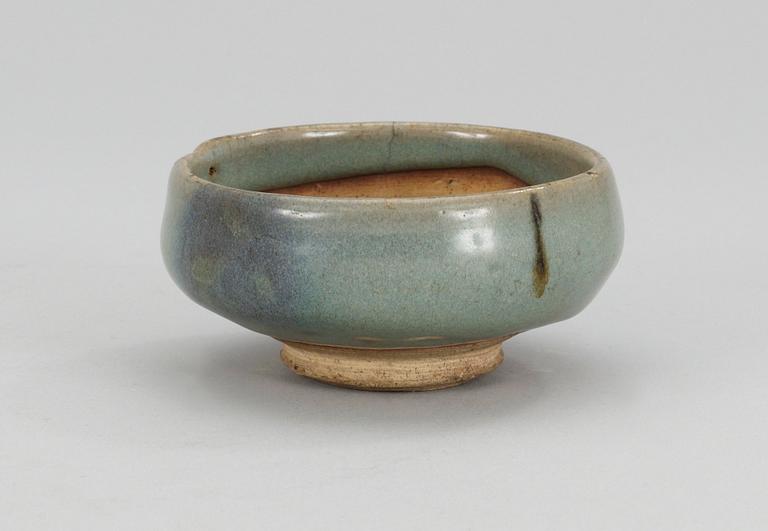 SKÅL, porslin. Song-Yuan. Chün.