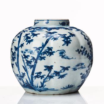 A blue and white melon shaped jar, Ming dynasty, Wanli (1572-1620).