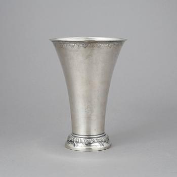 BÄGARE, silver, C.G Hallberg, Stockholm, 1916, vikt 295 g.