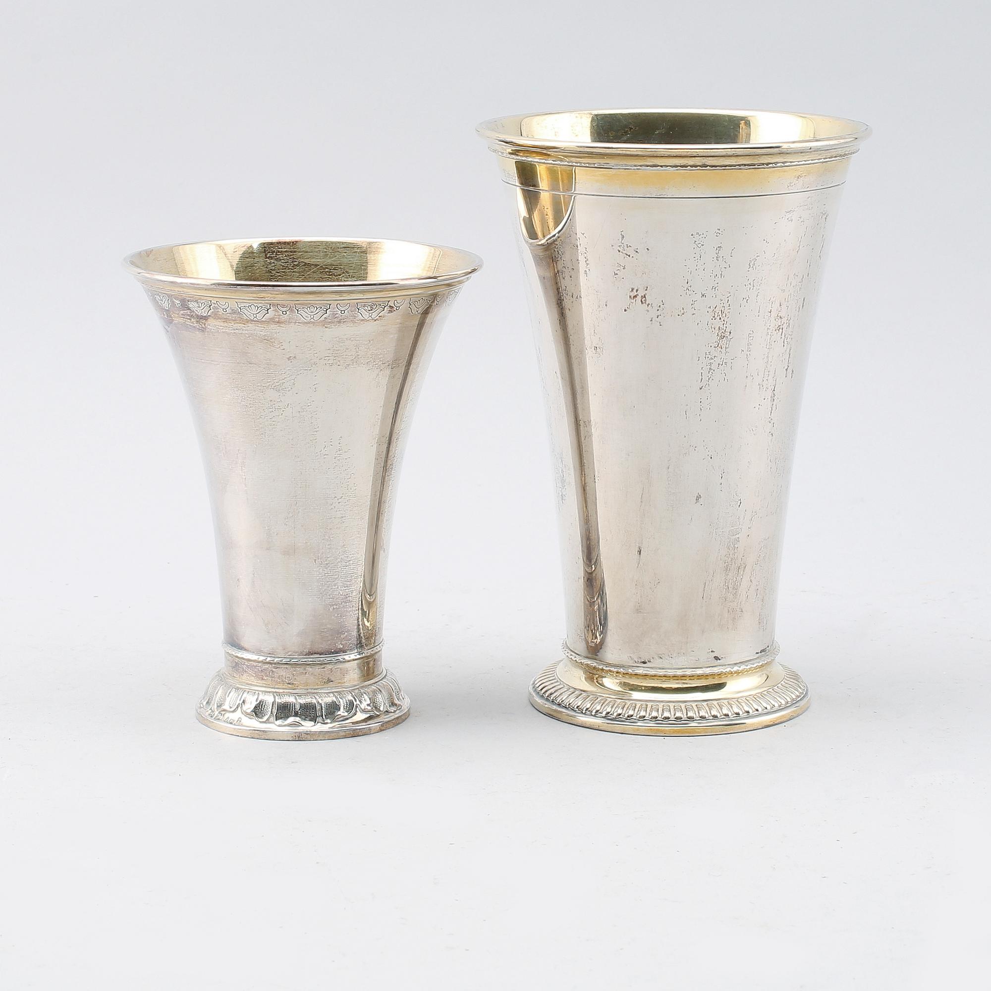 BÄGARE, 2 st, silver, CG Hallberg och GAB, Stockholm 1941 och 1939. Vikt ca 464 gram.