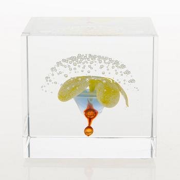 OIVA TOIKKA, An annual glass cube, signed Oiva Toikka Nuutajärvi.