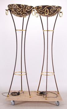 GOLVARMATURER, ett par, metall. Design Francis Vella Bonavita, 1990-tal.