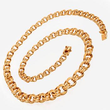 Collier 18K guld, doserad Bismarck-länk, 47,7 g, längd och bredaste del  ca 48 x 1 cm.