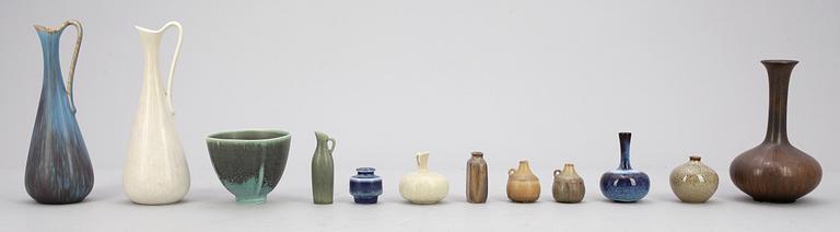 VASER samt SKÅL, 12 delar, stengods, bla Gunnar Nylund, Rörstrand, 1900-tal.