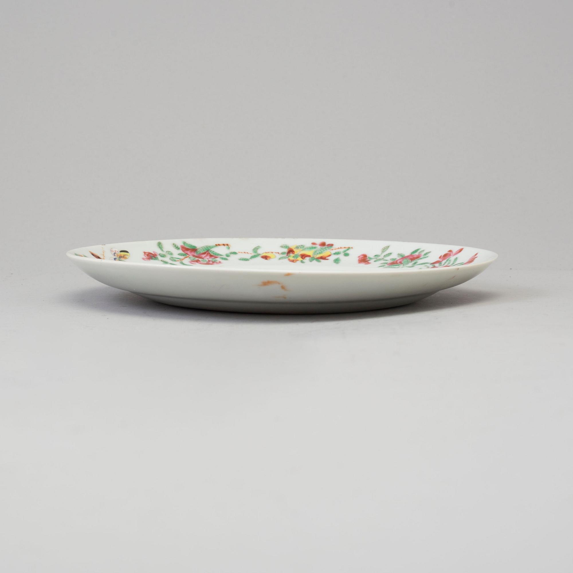 Five famille rose porcelain dishes, Canton, Qing dynasty, 19th century.