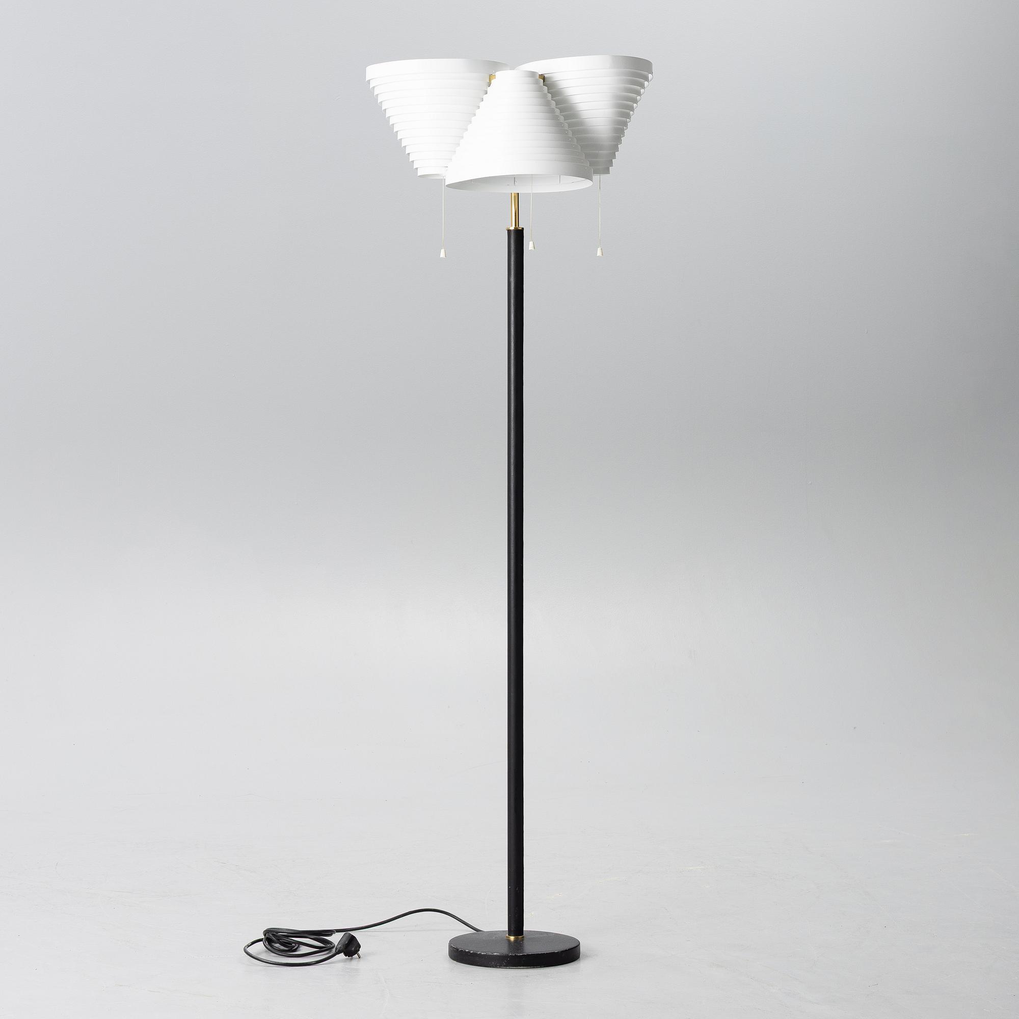 Alvar Aalto, A model A 809 floorlamp,  Valaisinpaja OY, Finland.