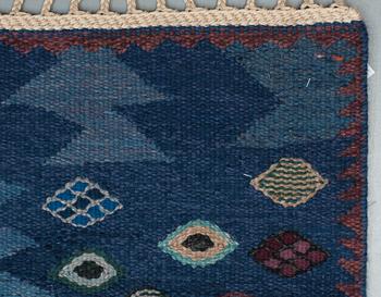 CARPET. "Tånga blå". Tapestry weave (gobelängteknik). 347 x 273,5 cm. Signed AB MMF BN.