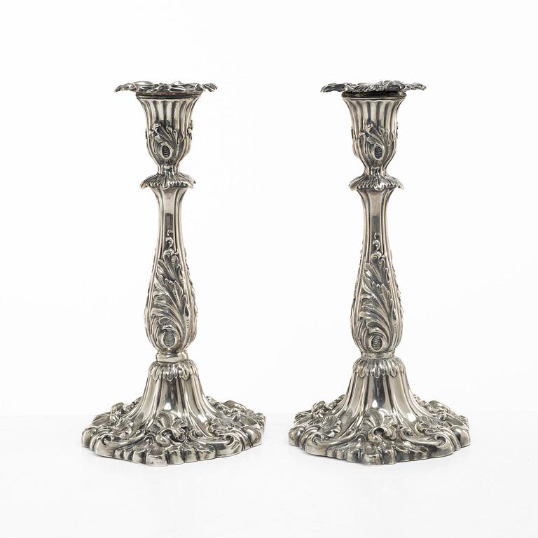 Gustaf Möllenborg, (Féron), ljusstakar, ett par, silver, nyrokoko, Stockholm 1861.