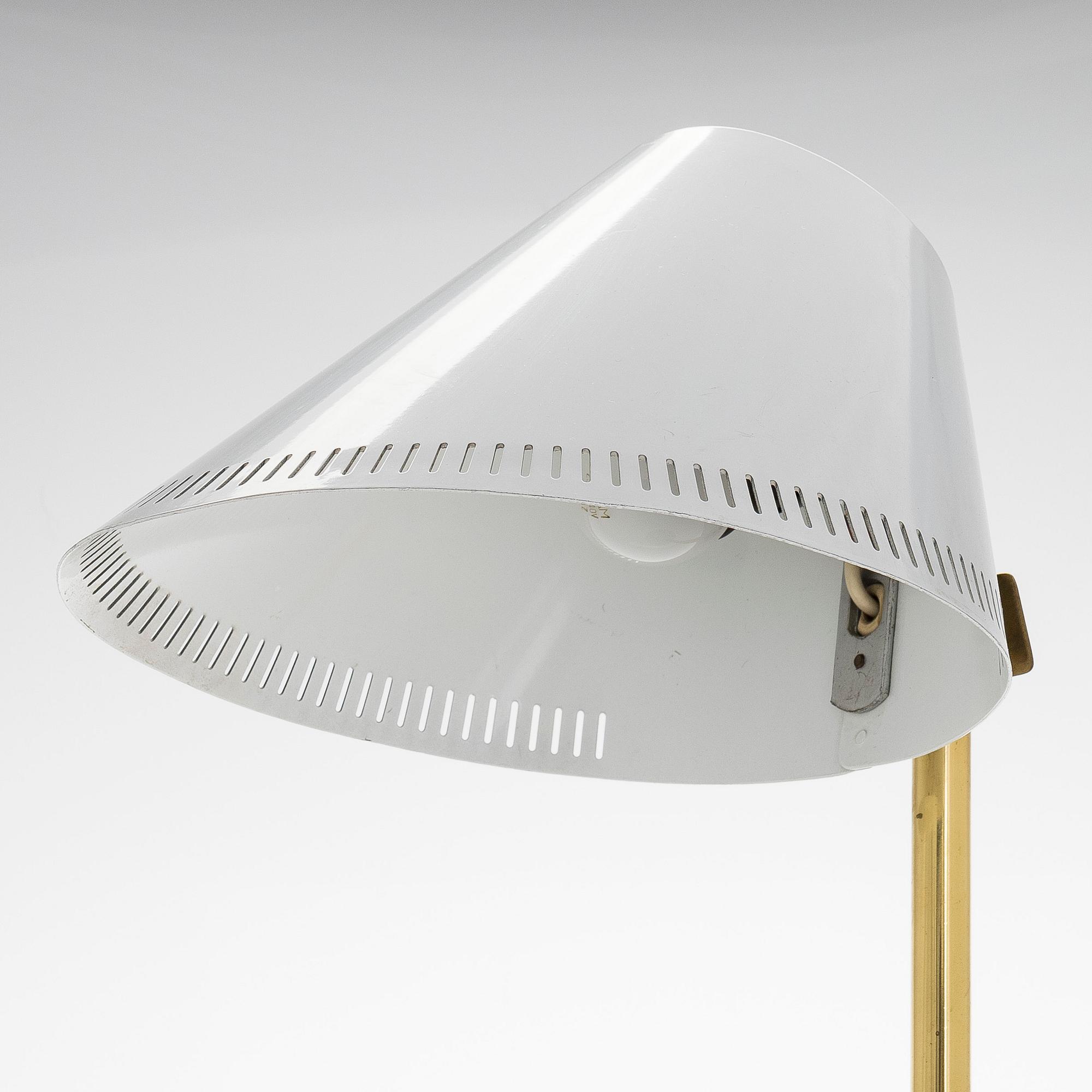 Paavo Tynell, bordslampa, modell 9227, Idman 1900-talets mitt.