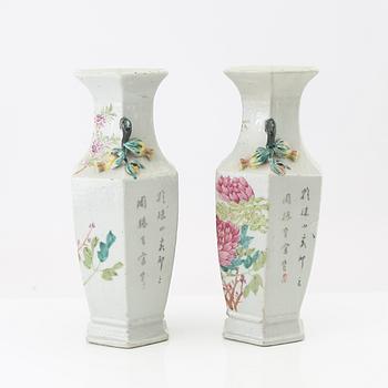 Porcelain urns, a pair, China, late 19th century.