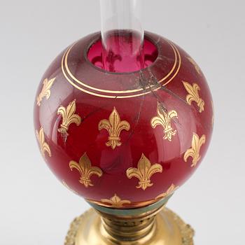 BORDSFOTOGENLAMPA, gustaviansk stil, märkt Gusum, 1900-talets första hälft.