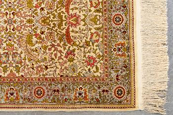 A silk Hereke rug. 120x80 cm.