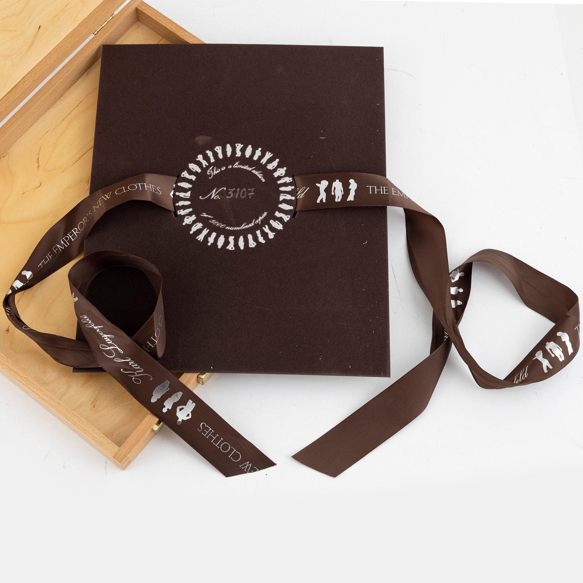 Karl Lagerfeld, Visionaire No. 23 (1997), 