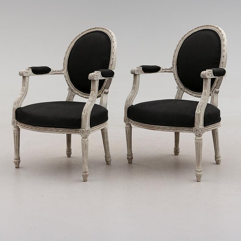KARMSTOLAR, 1 par, gustaviansk stil, 1900-tal.